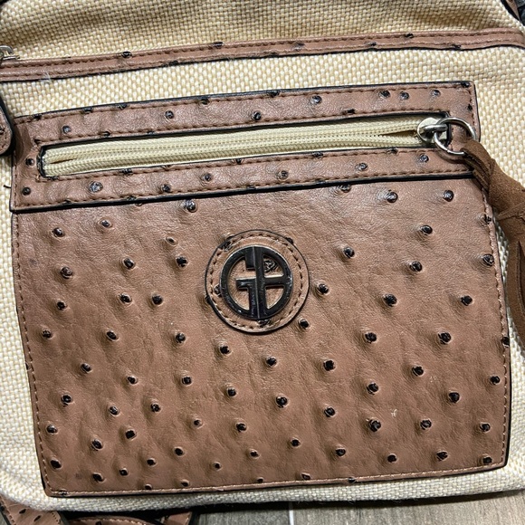 Giani Bernini Crossbody - Picture 2 of 5